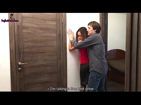 ❤️ 섹시한 부동산 중개인은 그녀의 아파트를 판매하는 동안 그녀의 음부를 관능적으로 경련시키고 잤어요 - krempai 포르노 vk 포르노에서 ko.tubsexer-porn.ru